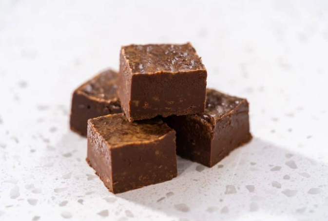 4 ingredient chocolate peanut butter fudge