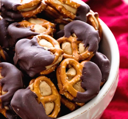 peanut butter pretzel bites recipe