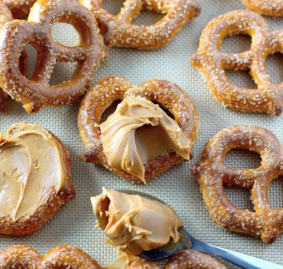 how to make peanut butter pretzels