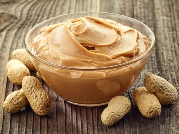how many calories does peanut butter have