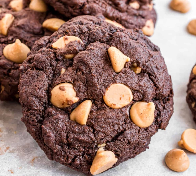 peanut butter chocolate chip cookies