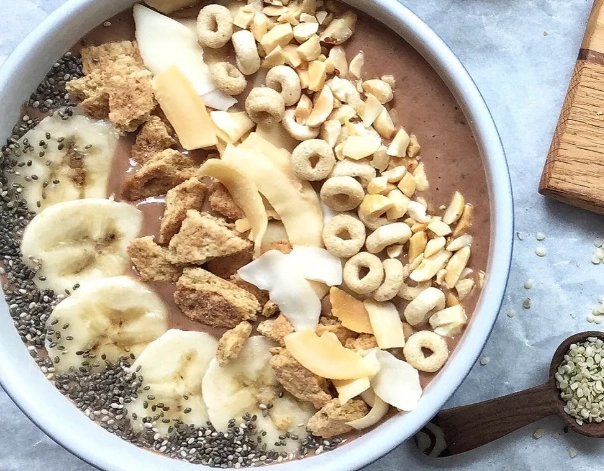 healthy breakfast smoothie with greek yogurt