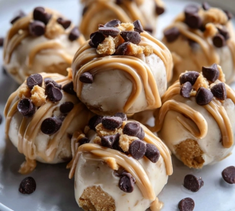 healthy breakfast smoothie with greek yogurt