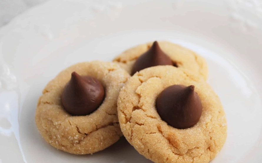 how to make peanut butter cookies with kisses