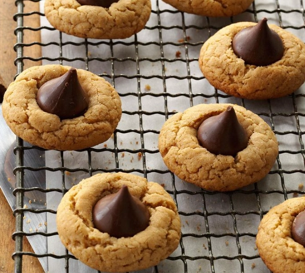 easy peanut butter kisses