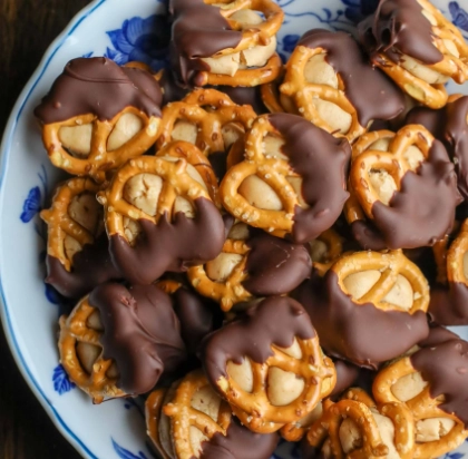 salted peanut butter pretzel bark