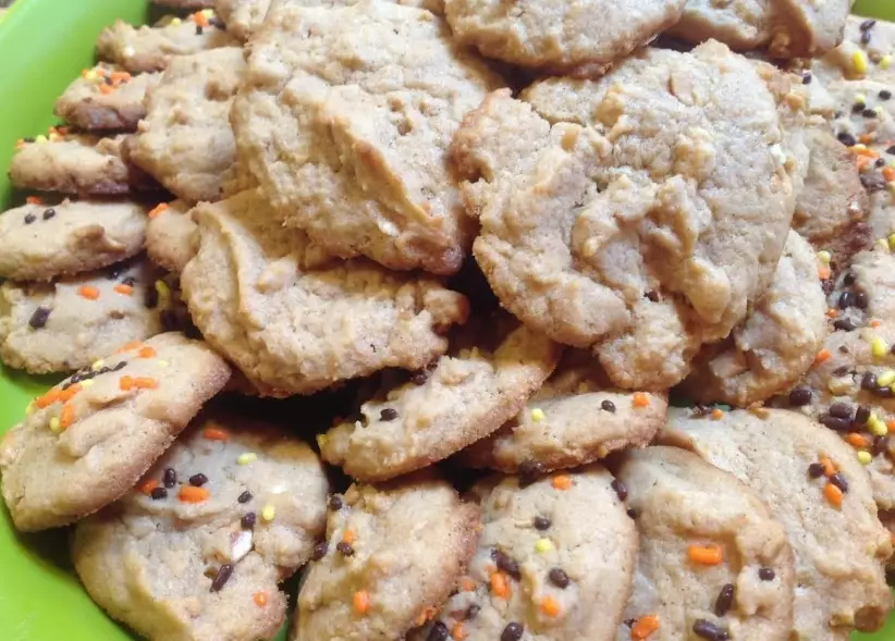 chewy peanut butter cookies