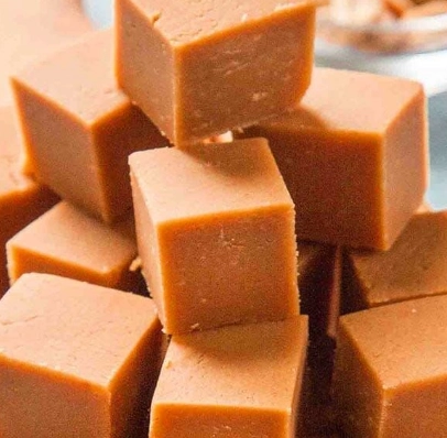 peanut butter fudge with marshmallows